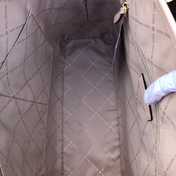 Michael Kors Medium Jet Set Carryall Tote Ballet - Picture 6 of 7